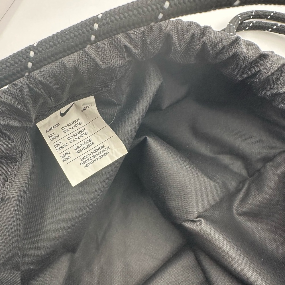 Nike Black Drawstring Sports Sack with White Logo and Red Accent - Picture 6 of 8